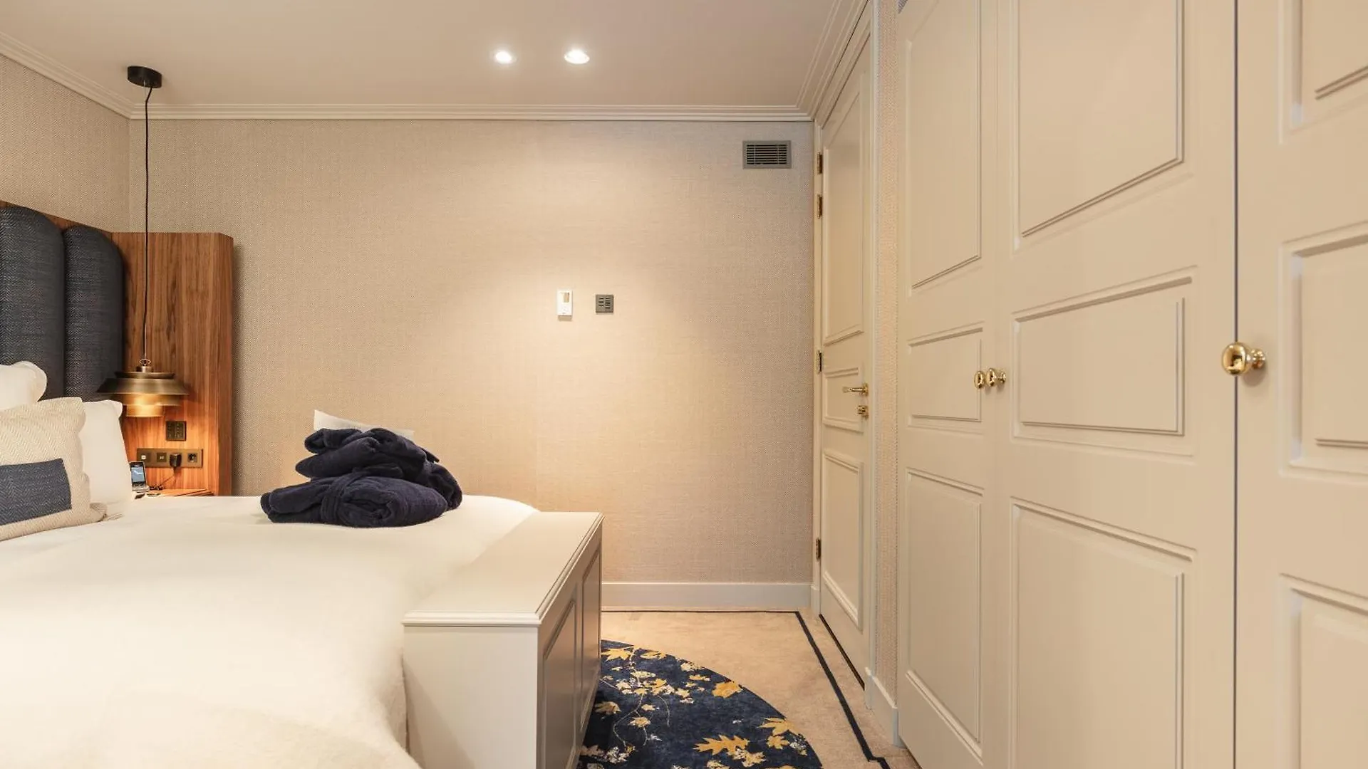 *****  Hotel 717 Amsterdam Netherlands