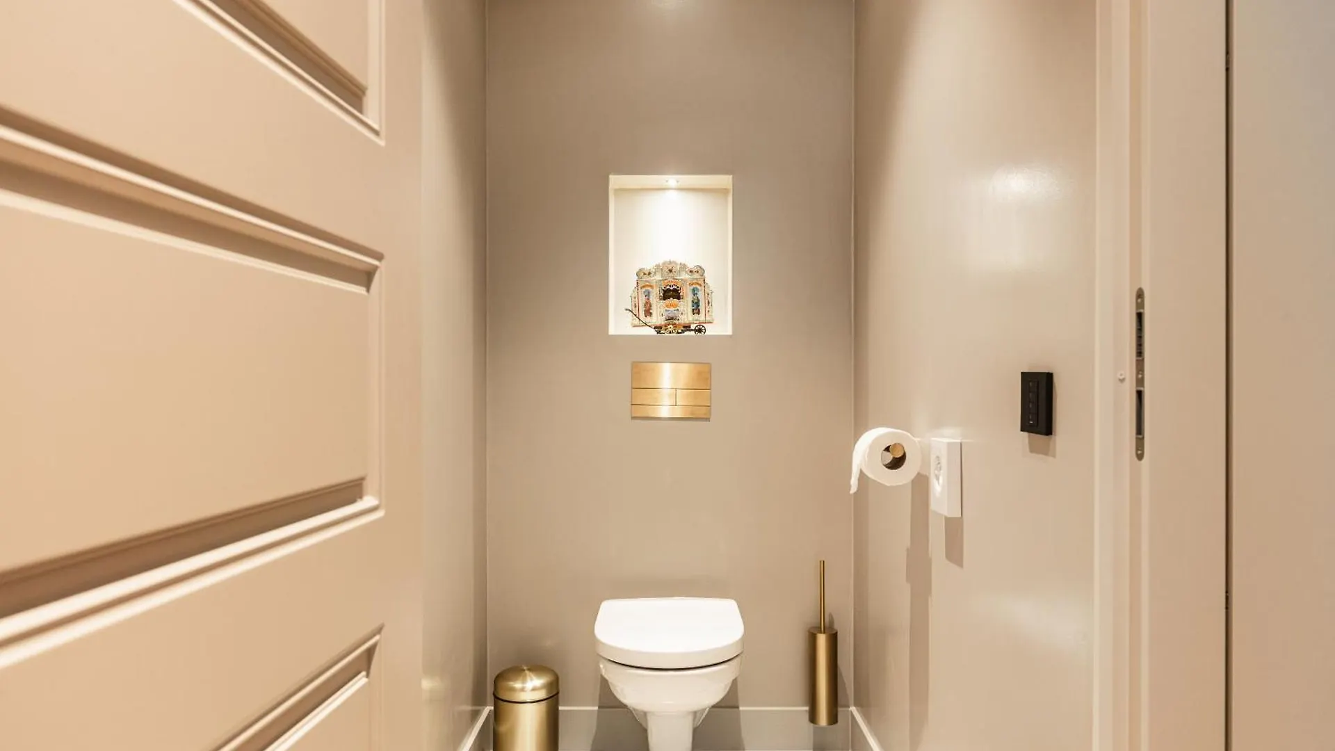 Hotel 717 Amsterdam 5*,