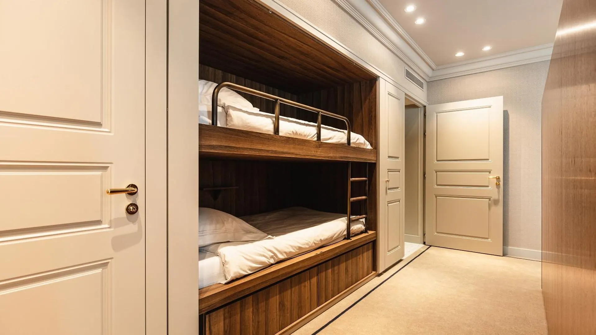 *****  Hotel 717 Amsterdam Netherlands